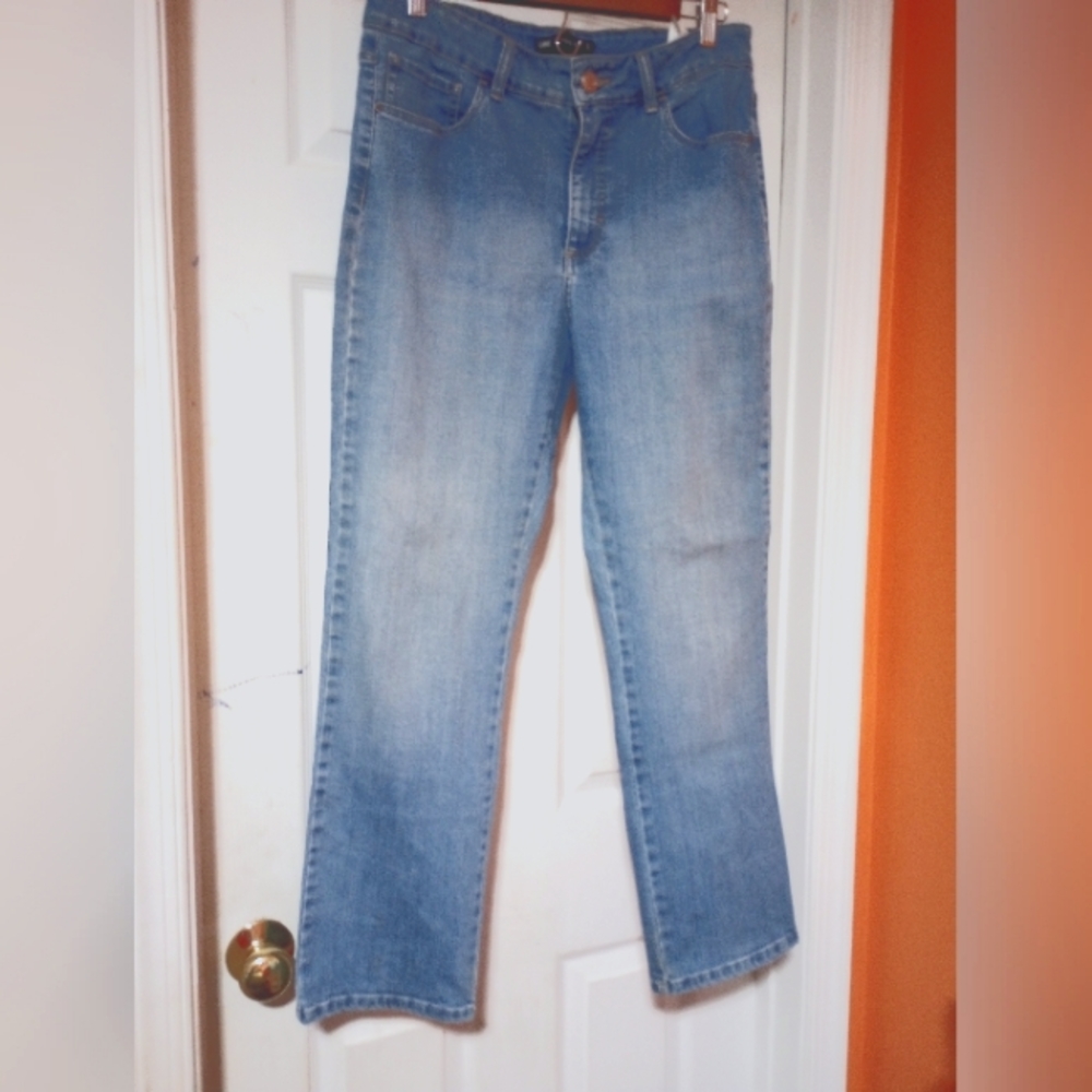 Lee women's classic fit jeans size 12 Short great conditon